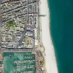 Semesterbostad Giulia House - Seaside Escape, Modern & Cozy *