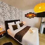 Semesterbostad Giulia House - Seaside Escape, Modern & Cozy