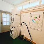 Semesterbostad Giulia House - Seaside Escape, Modern & Cozy *
