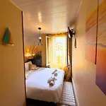 Semesterbostad Giulia House - Seaside Escape, Modern & Cozy
