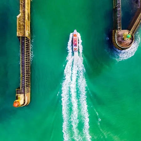 Holiday home Giulia House - Seaside Escape, Modern & Cozy *