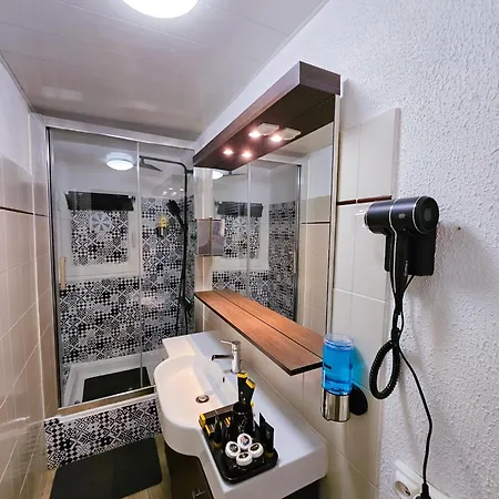 Giulia House - *